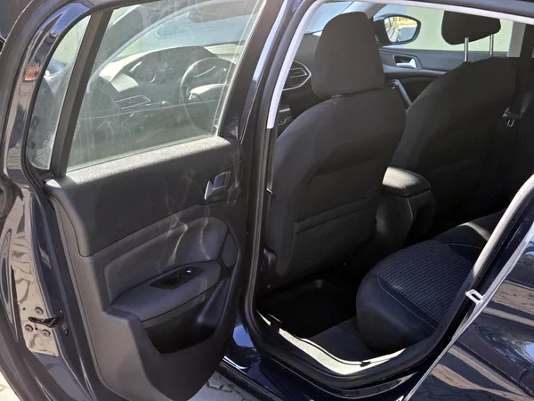 Peugeot 308 bHDi ČR, *SERV.KNÍŽKA* - foto 16