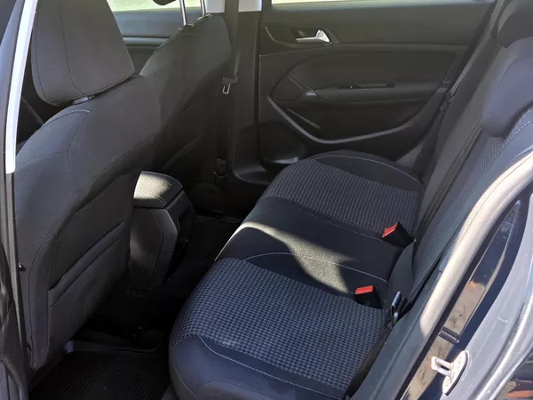 Peugeot 308 bHDi ČR, *SERV.KNÍŽKA* - foto 17
