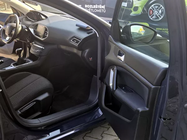 Peugeot 308 bHDi ČR, *SERV.KNÍŽKA* - foto 22