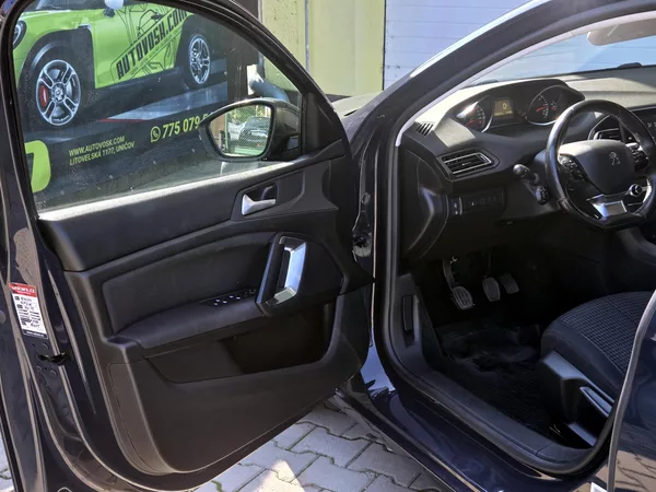 Peugeot 308 bHDi ČR, *SERV.KNÍŽKA* - foto 25