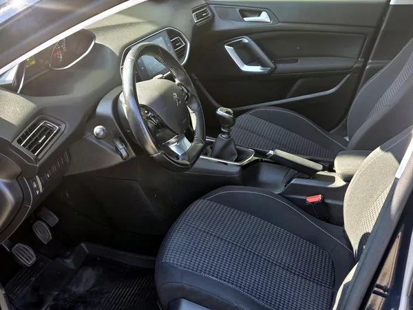 Peugeot 308 bHDi ČR, *SERV.KNÍŽKA* - foto 26