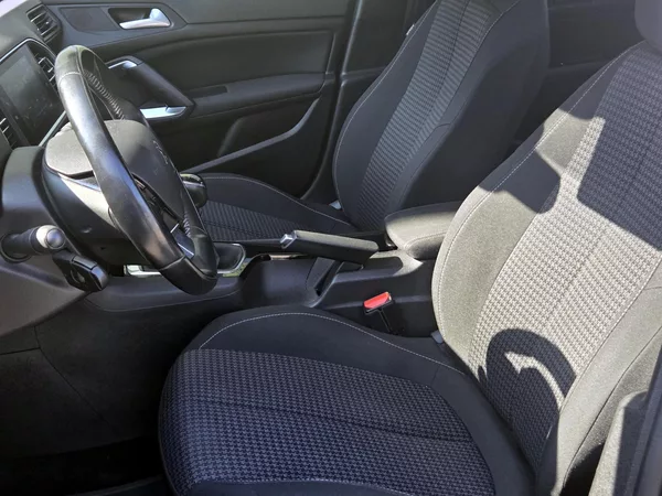 Peugeot 308 bHDi ČR, *SERV.KNÍŽKA* - foto 27