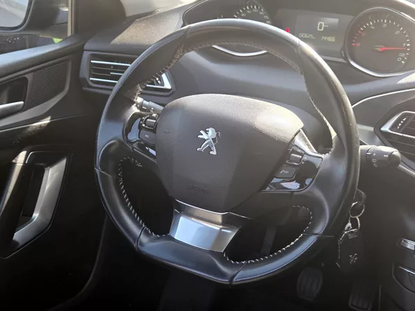 Peugeot 308 bHDi ČR, *SERV.KNÍŽKA* - foto 28