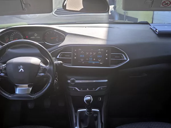 Peugeot 308 bHDi ČR, *SERV.KNÍŽKA* - foto 30