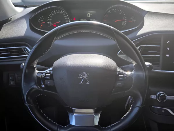 Peugeot 308 bHDi ČR, *SERV.KNÍŽKA* - foto 36