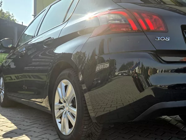 Peugeot 308 bHDi ČR, *SERV.KNÍŽKA* - foto 39