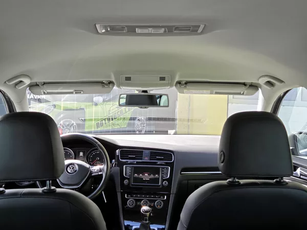 Volkswagen Golf 1,4TSi Highline 92kW, SERV.KN - foto 14