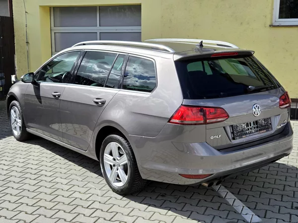Volkswagen Golf 1,4TSi Highline 92kW, SERV.KN - foto 8