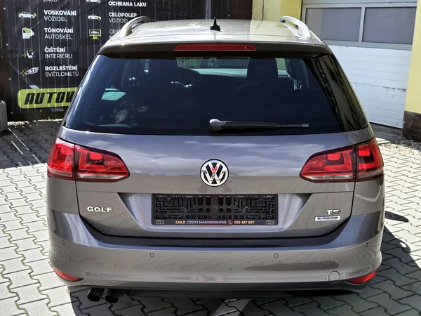 Volkswagen Golf 1,4TSi Highline 92kW, SERV.KN - foto 9