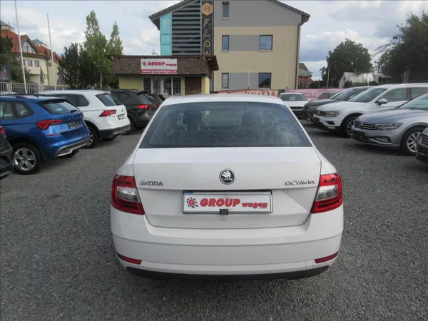 Škoda Octavia 1,6 TDI 85kW - foto 5