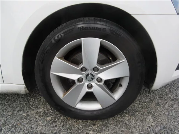 Škoda Octavia 1,6 TDI 85kW - foto 9
