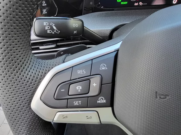 Volkswagen Golf Variant R-Line People 1,5 eTSI-nové - foto 10