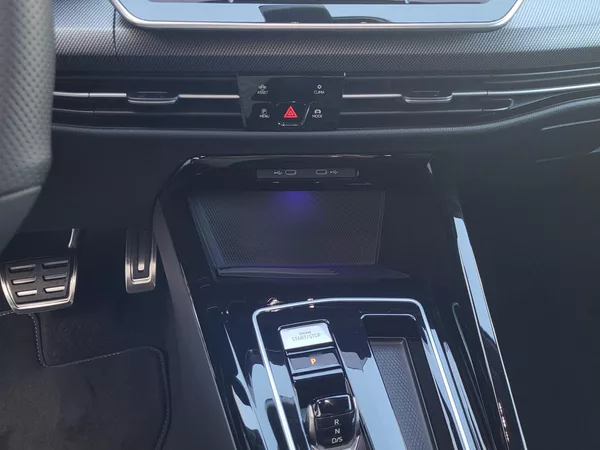 Volkswagen Golf Variant R-Line People 1,5 eTSI-nové - foto 17