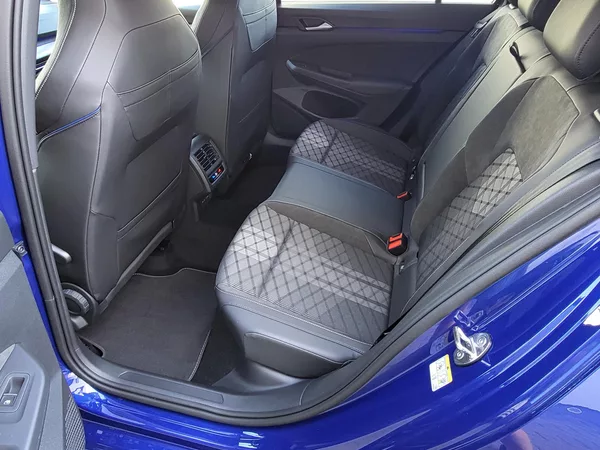 Volkswagen Golf Variant R-Line People 1,5 eTSI-nové - foto 19
