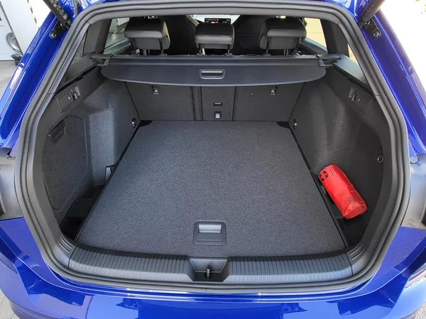 Volkswagen Golf Variant R-Line People 1,5 eTSI-nové - foto 22