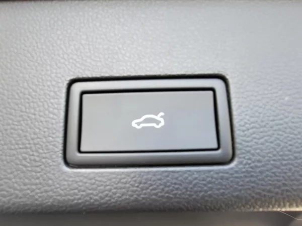 Volkswagen Golf Variant R-Line People 1,5 eTSI-nové - foto 24