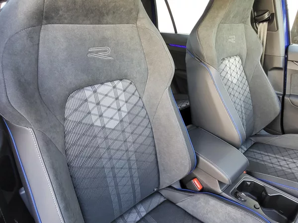 Volkswagen Golf Variant R-Line People 1,5 eTSI-nové - foto 27