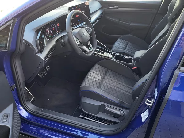 Volkswagen Golf Variant R-Line People 1,5 eTSI-nové - foto 8