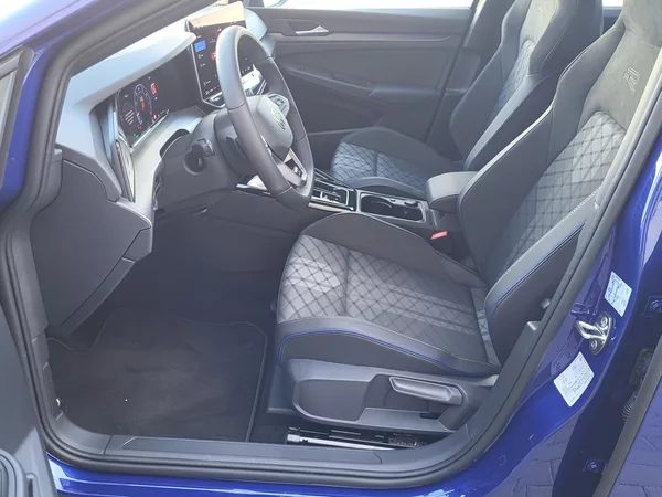 Volkswagen Golf Variant R-Line People 1,5 eTSI-nové - foto 9