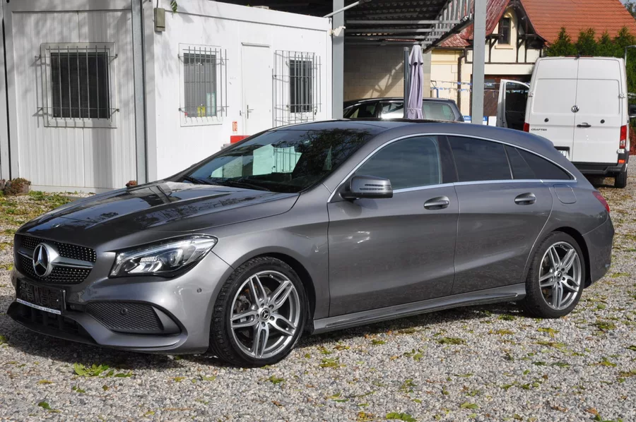 Mercedes-Benz CLA 180 90kW AMG - line