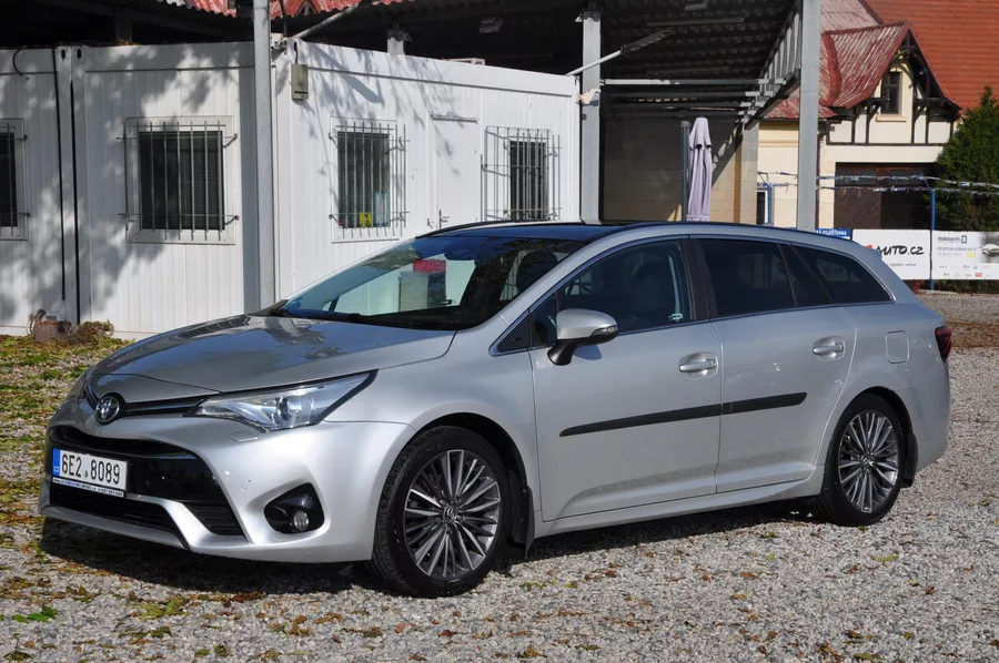 Toyota Avensis 2.0i 112kW KOMBI A/T Panorama