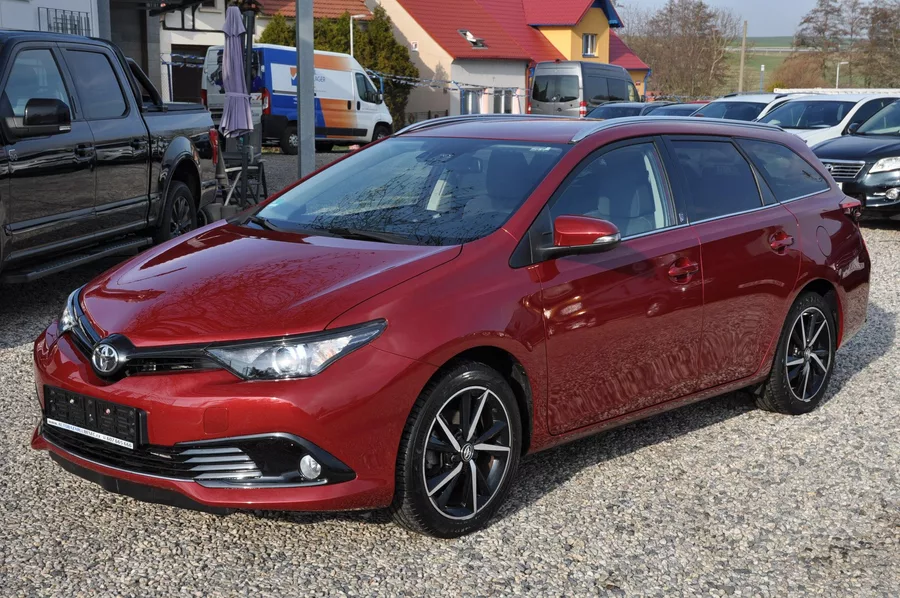 Toyota Auris 1.2i Turbo 85kW KOMBI