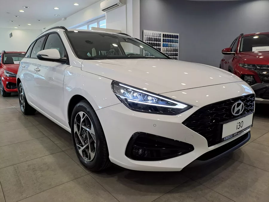 Hyundai i30 1,6 T-GDI DCT GO CZECH