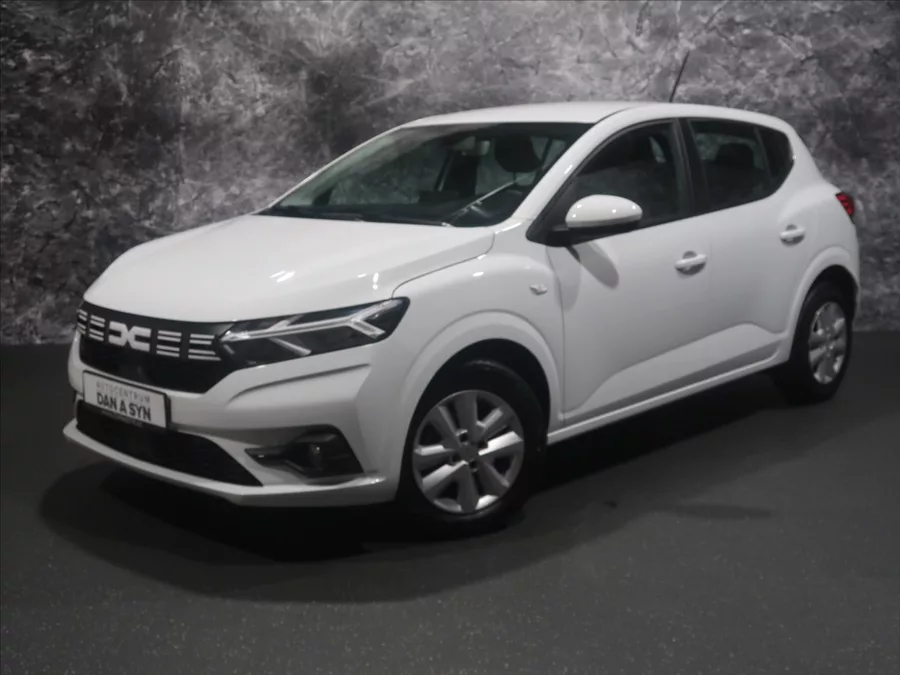 Dacia Sandero 1,0 TCe 67 1. maj. CZ 7800km