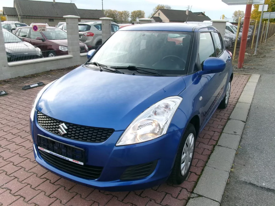 Suzuki Swift 1,3i KLIMA 4x4 VÝHŘEV USB