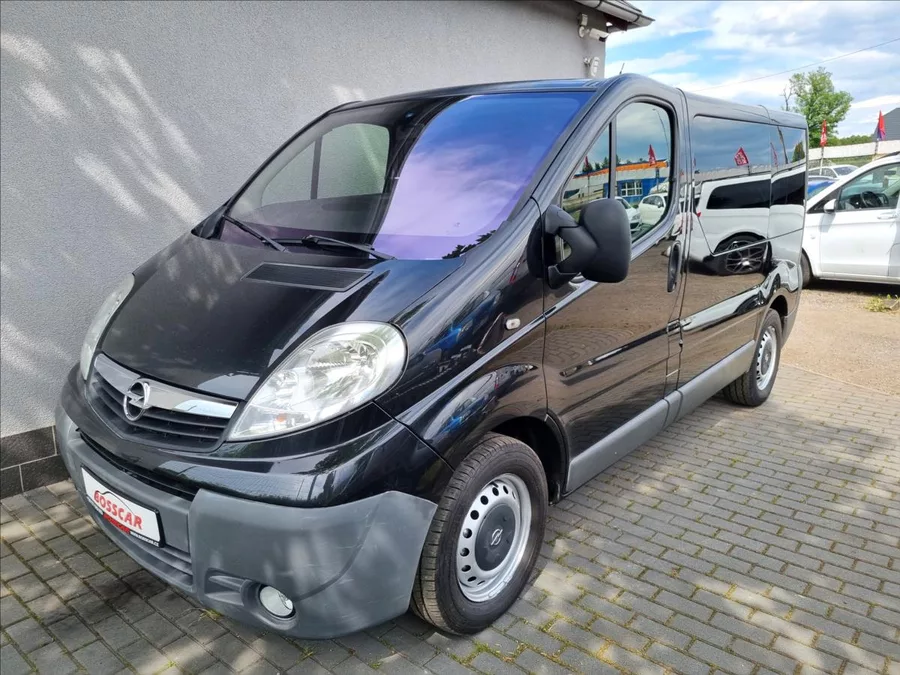 Opel Vivaro 2,5 DCi 8 Míst Webasto 2xKlima