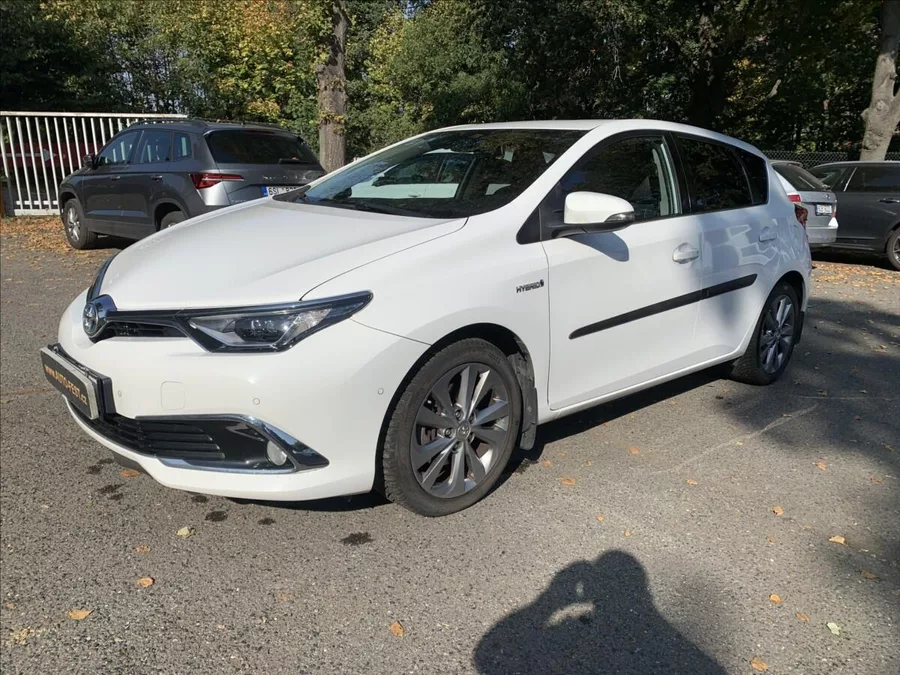 Toyota Auris 1,8 HYBRID 1.MAJ.,ČR,SERVISKA