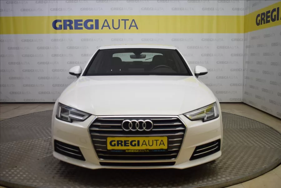 Audi A4 2,0 TDi S-LINE,PERFEKTNÍ STAV
