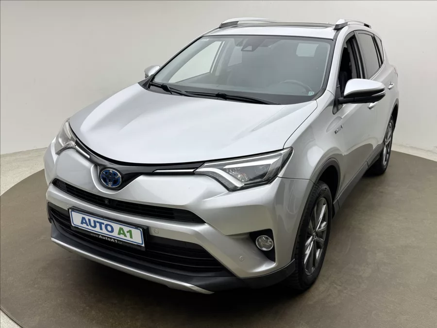 Toyota RAV4 2,5 114kW HYBRID LED KŮŽE 360°