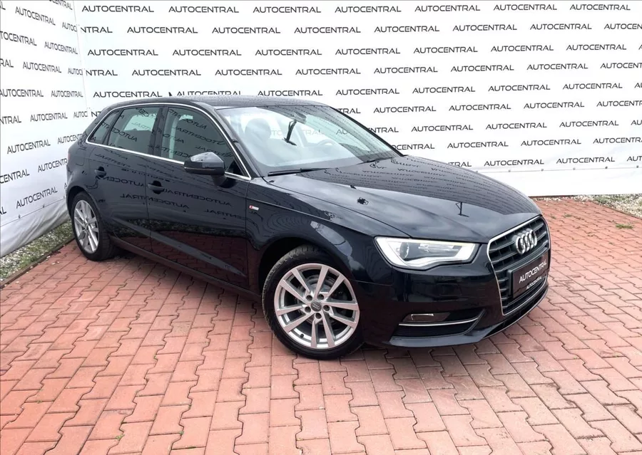 Audi A3 1,4 TFSI S-line 90kw, Navi ,