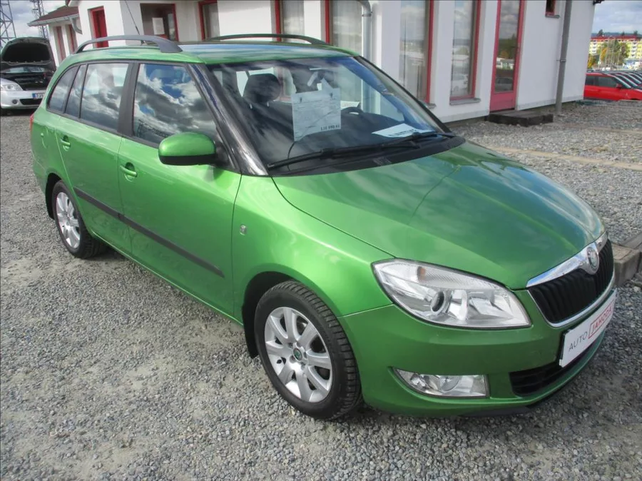 Škoda Fabia 1,2 TSI, klima, servis, tažné,
