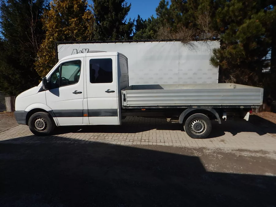 Volkswagen Crafter 2.0 TDI, ČR, 7 MÍST, VALNÍK