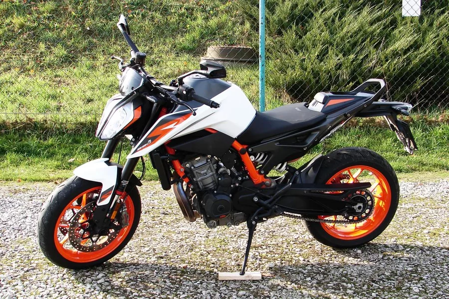 KTM 890 Duke R 121PS ČR 1. maj. v Záruce DPH!