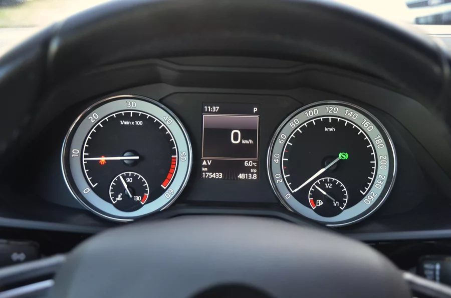 Škoda Superb 2.0 TDi 140kW 4x4 L&K / 1.MAJ.