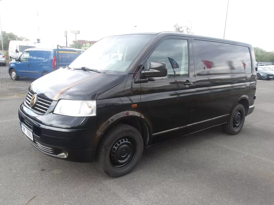 Volkswagen Transporter 2,4TDi 57kW ČR VALNÍK 6MÍST