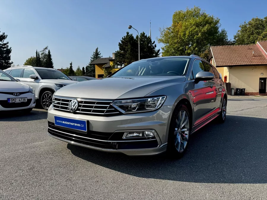 Volkswagen Passat R-line 2.0 TDI 110 KW DSG - CZ