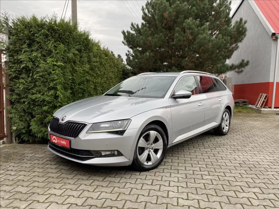 Škoda Superb 2,0 TDi EXECUTIVE / DSG / NAV