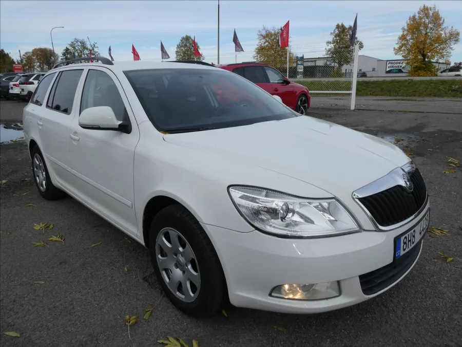 Škoda Octavia 1,6 TDi 77kW 2x kola, závěs