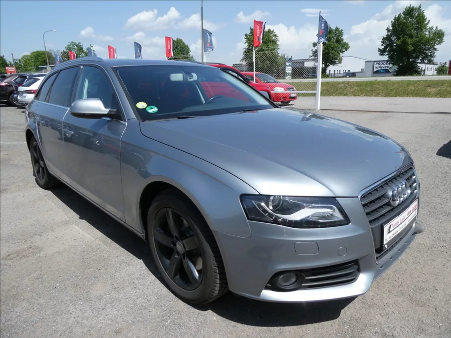 Audi A4 2,0 TDi 125kW serviska,NAVI
