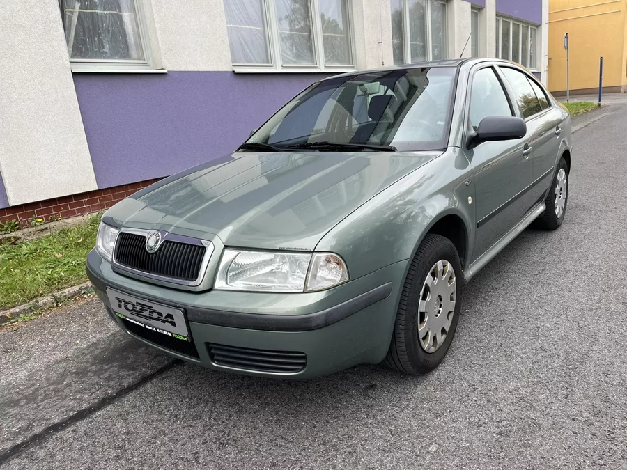 Škoda Octavia 1,6 MPi Ambiente/ servisní k.