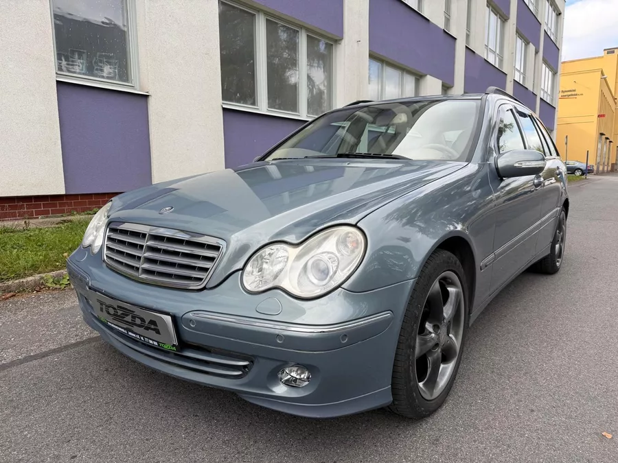 Mercedes-Benz Třídy C 320 3,0 CDi Elegance