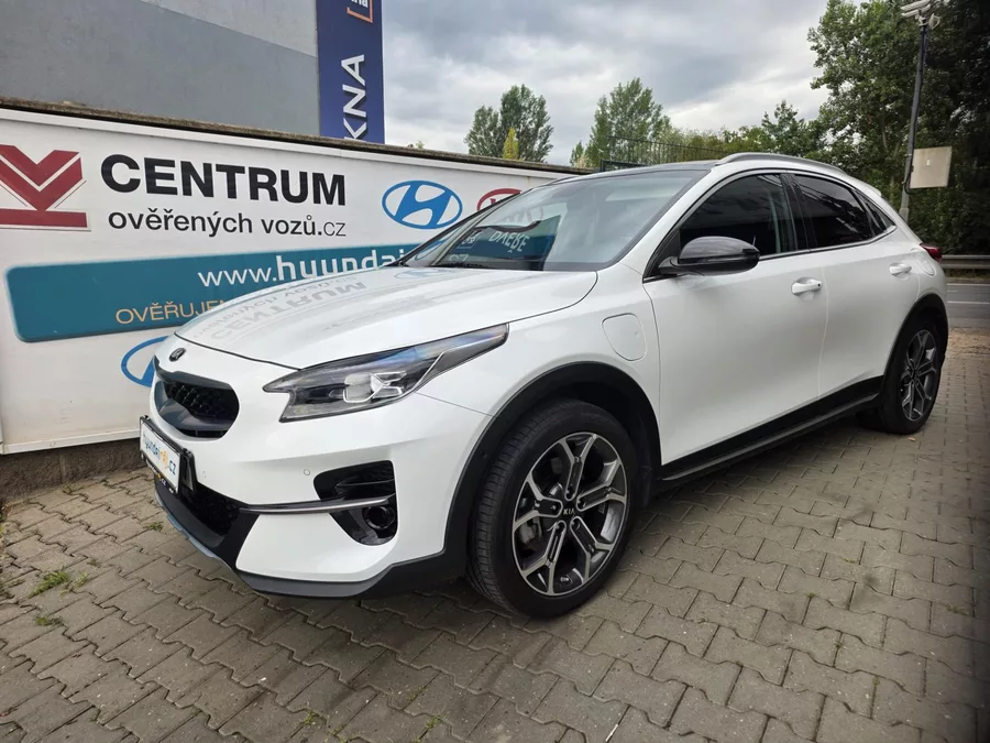 Kia XCeed 1.6-PLUG-IN HYBRID-1.MAJITEL