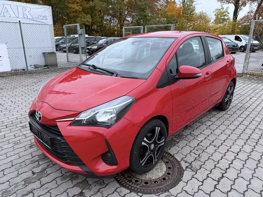 Toyota Yaris 1.0i 51 kW klima, serviska