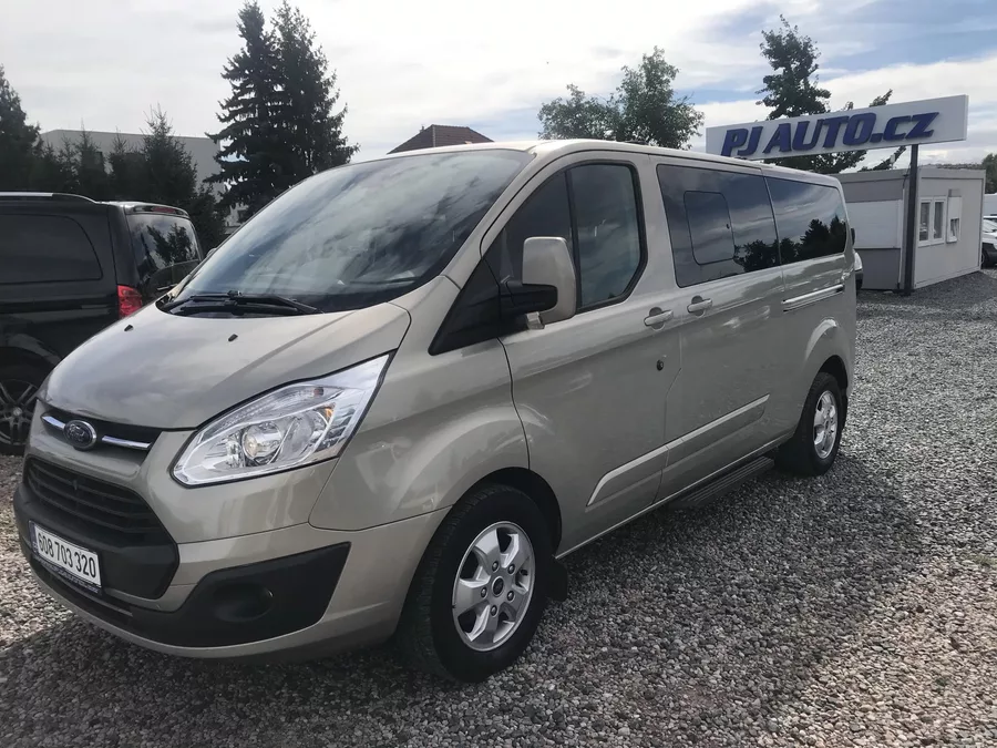 Ford Tourneo Custom 2.0 TCDI 125 KW,L2,8-MÍST,DPH
