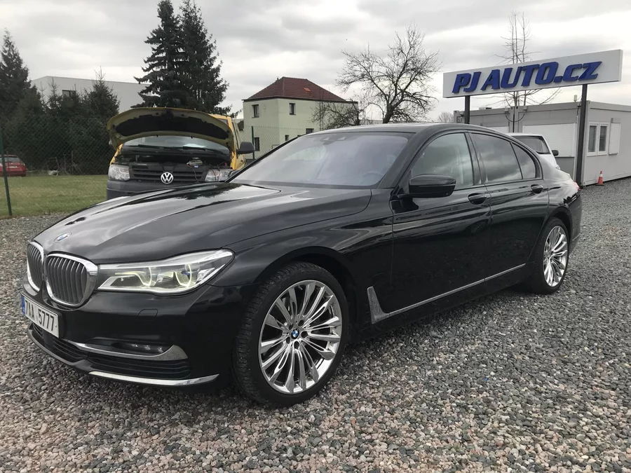 BMW Řada 7 730D X-DRIVE ,360,HUD,ČR,DPH..