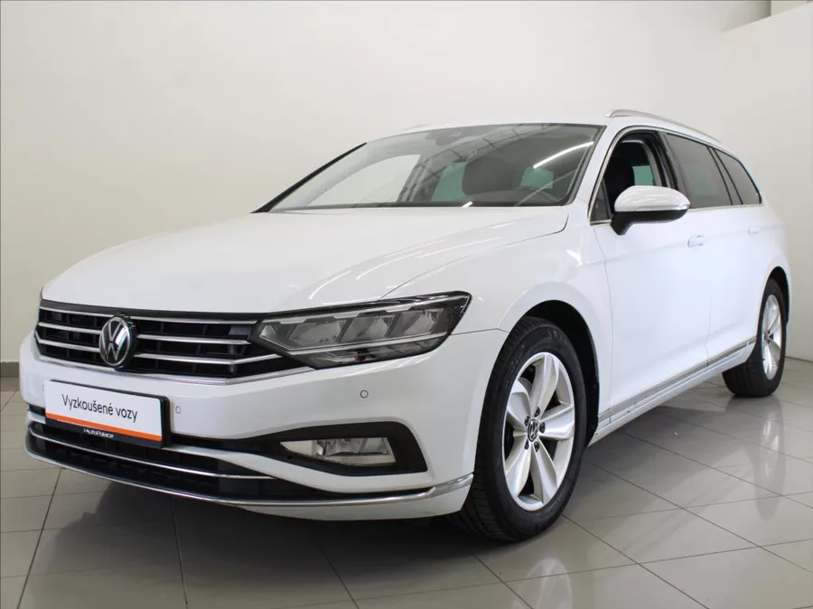 Volkswagen Passat 2,0 TDi DSG Elegance 62tkm.ČR